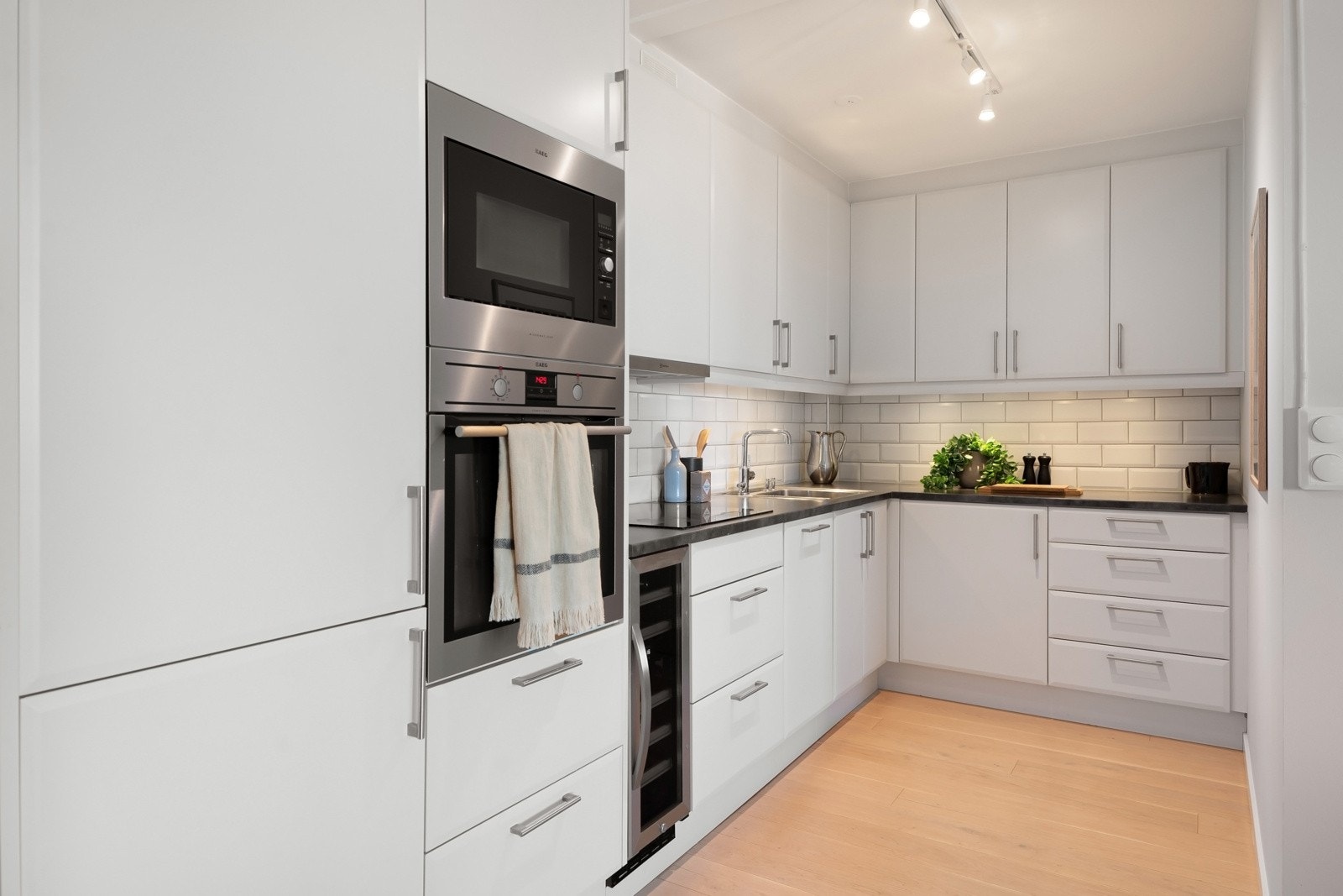 Moderne kjøkkeninnredning fra HTH - 2016 Galleribilde