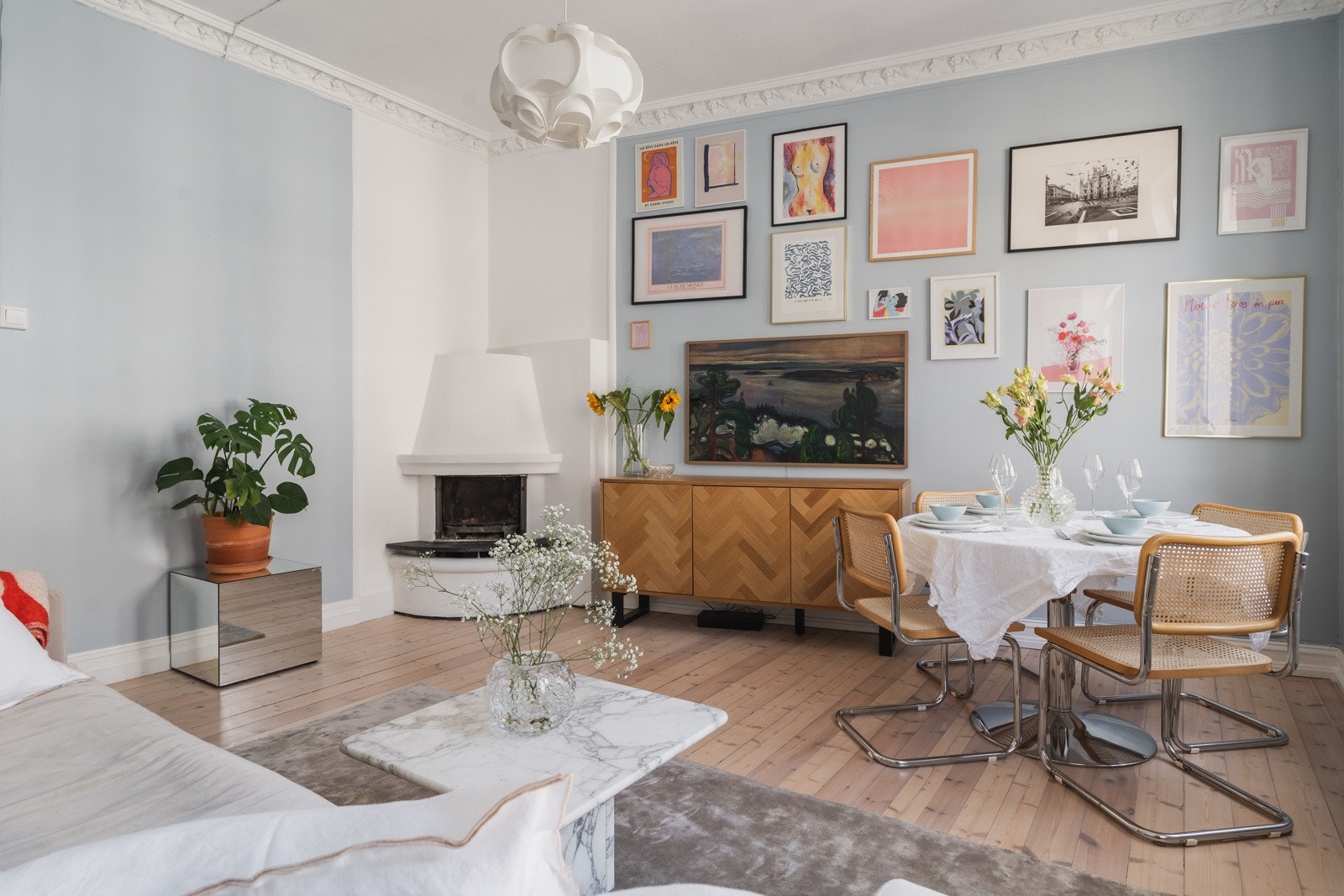 Samtlige oppholdsrom har slipte, originale tregulv. Galleribilde