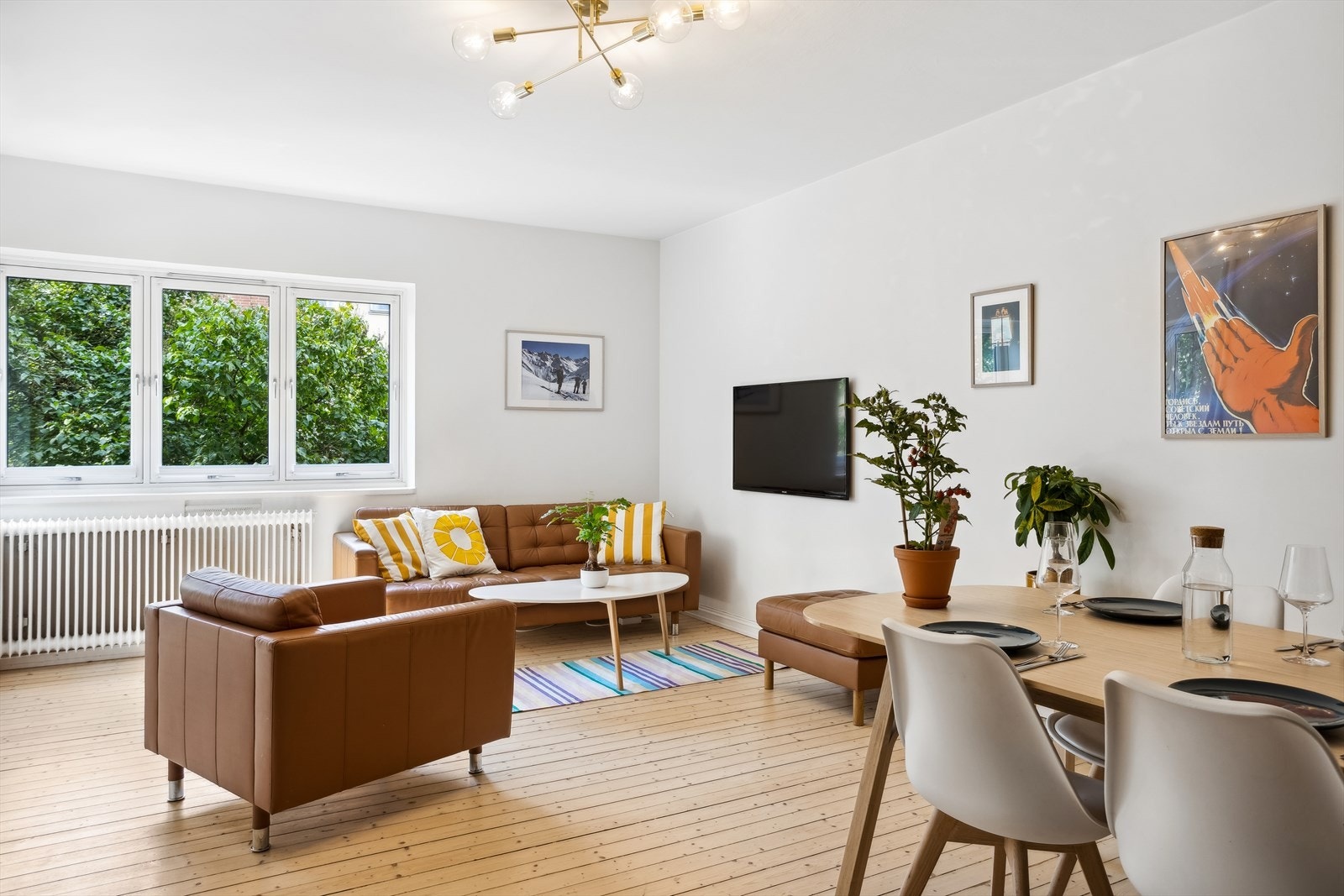 Den gode planløsningen gjør det enkelt å møblere med sofaløsning og tilhørende møblement. Galleribilde