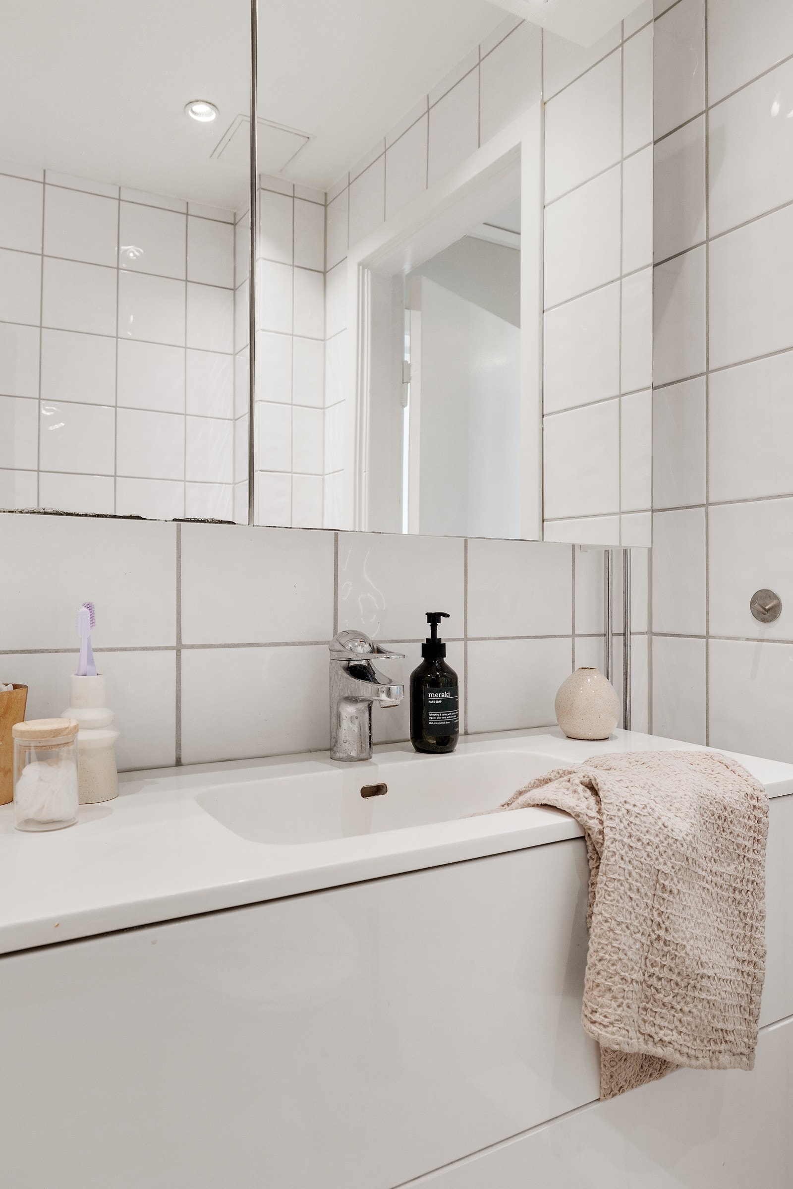 I 2021 ble det installert ny vegghengt servantskap. Galleribilde