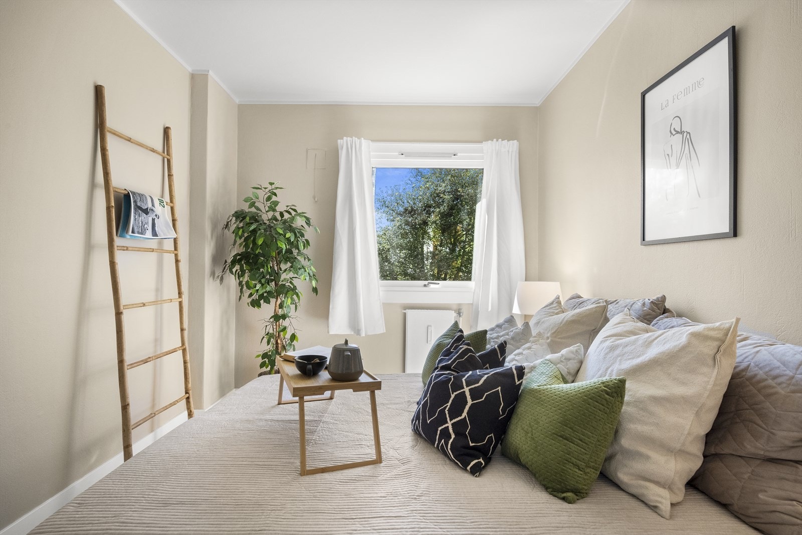 Soverommets vindusflate gir godt med naturlig lys. Galleribilde