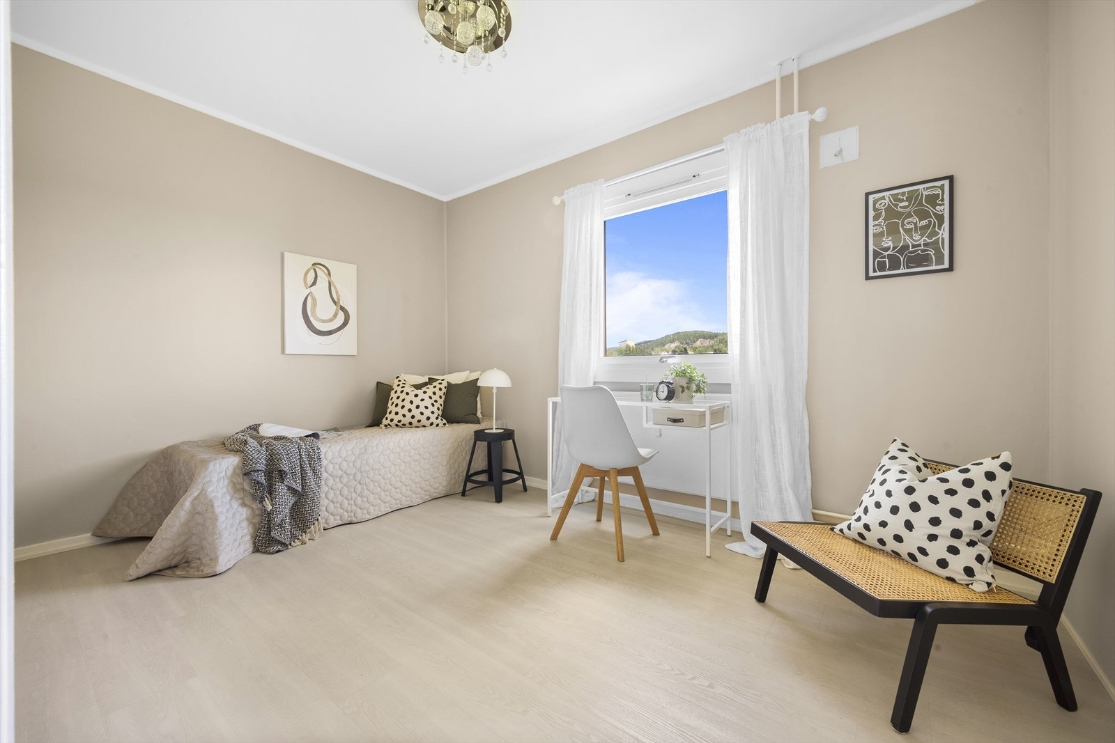 Soverom 2 er også av god størrelse. Galleribilde
