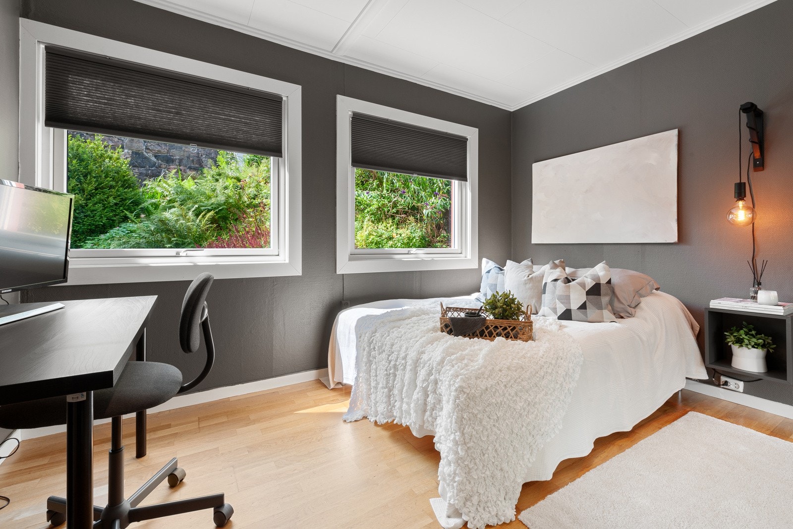 Leiligheten har to store soverom Galleribilde