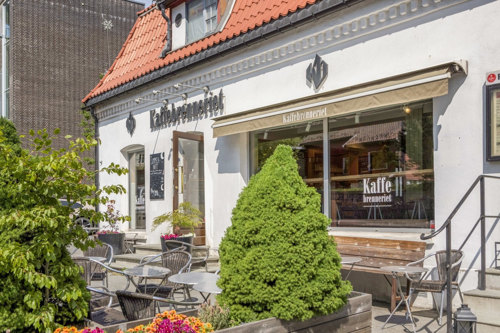 Kaffebrenneriet på Røa er et hyggelig, lokalt samlingssted Galleribilde