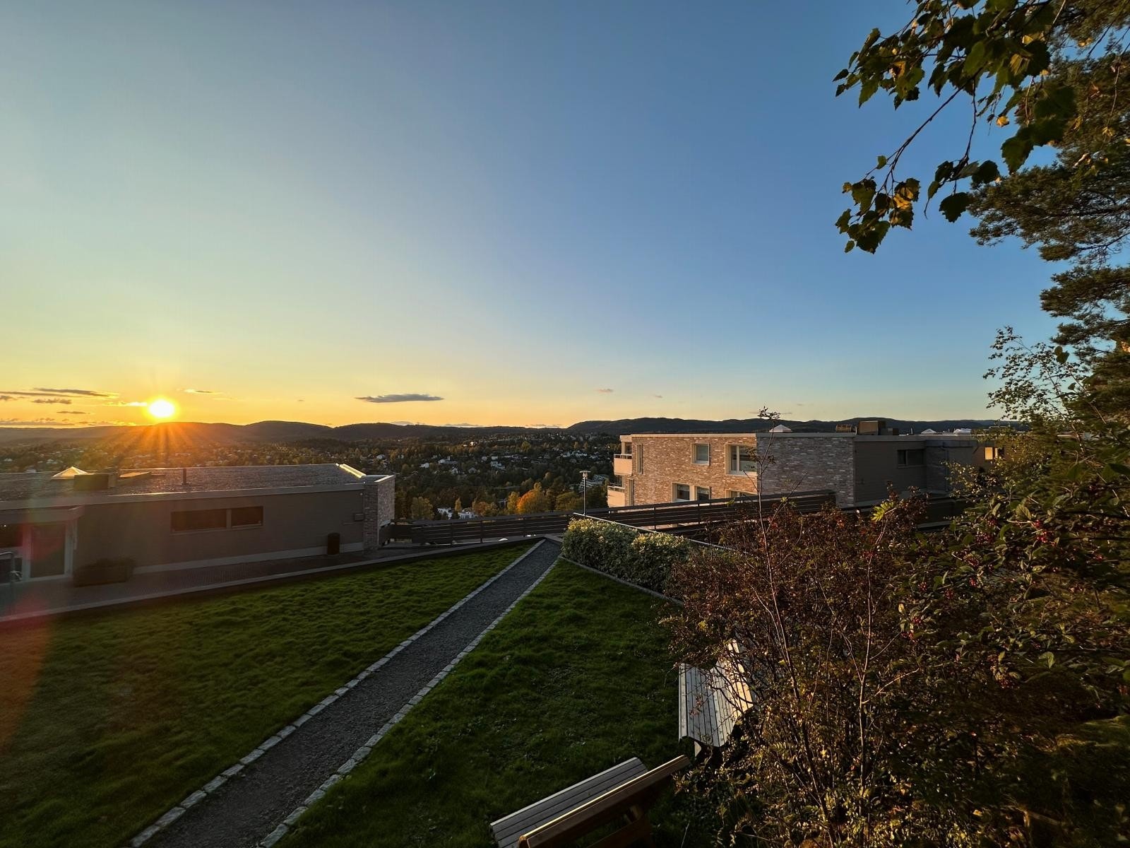 Nyt solnedgangen fra fellesområdene. (Selgers eget bilde) Galleribilde