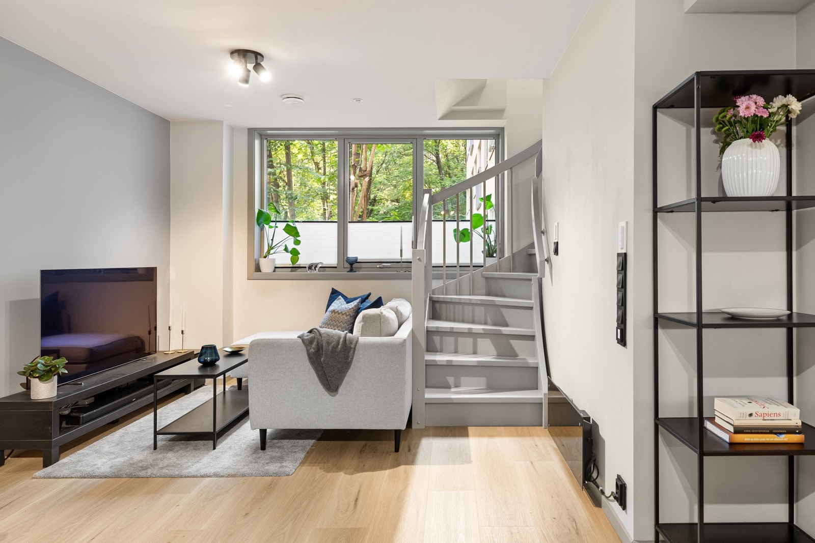 Bygget ble rehabilitert i 2020/21 og byr på en høy teknisk standard med bl.a. balansert ventilasjon, nybyggaranti og mer. Galleribilde