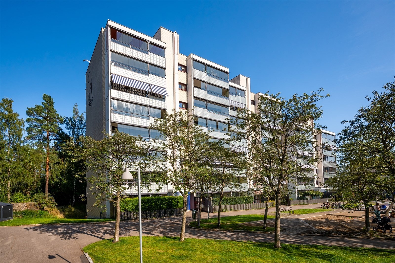 Velkommen til Odvar Solbergs vei 100. Galleribilde