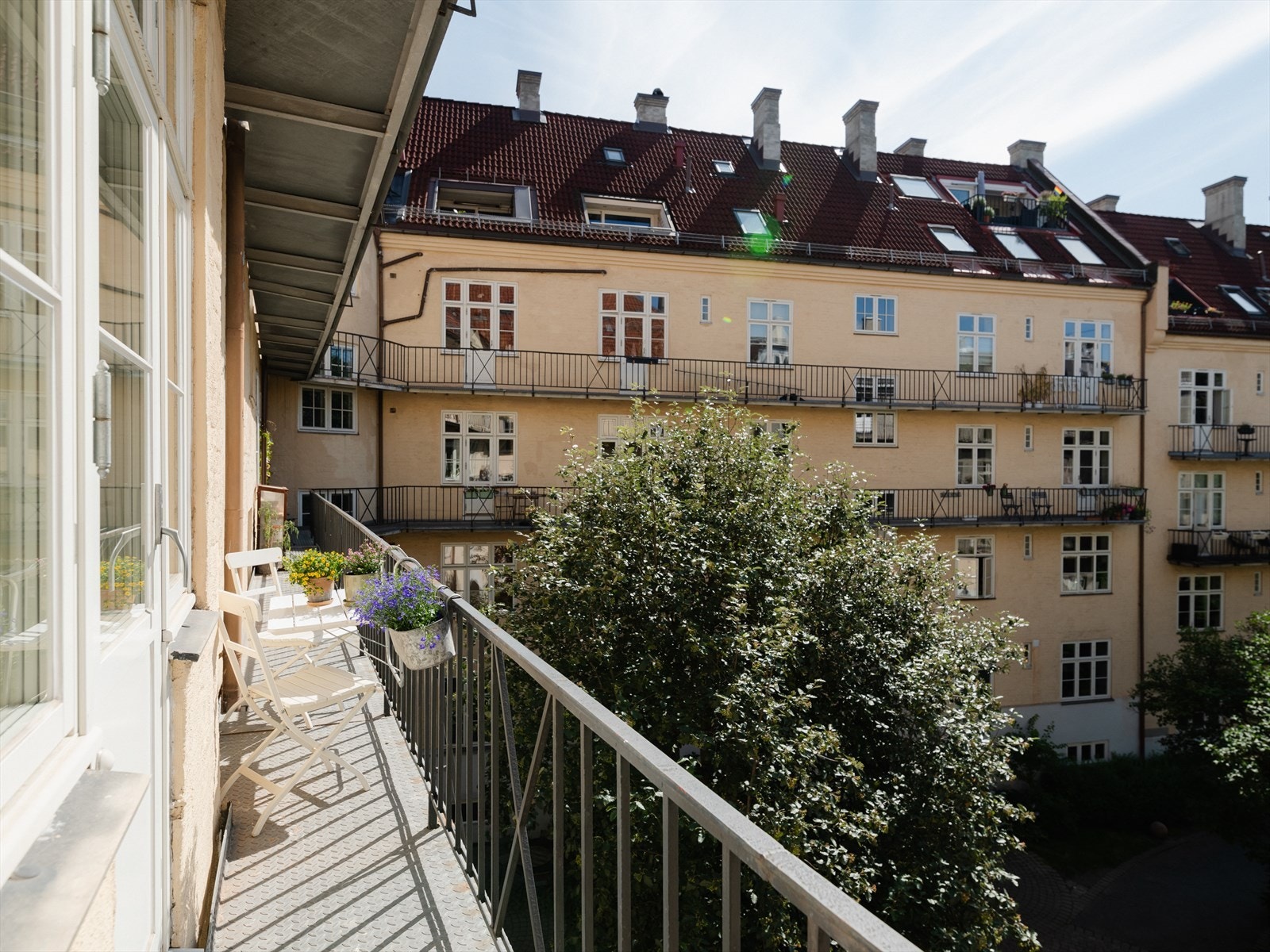 Sydvendt brannbalkong med utgang fra soverom Galleribilde