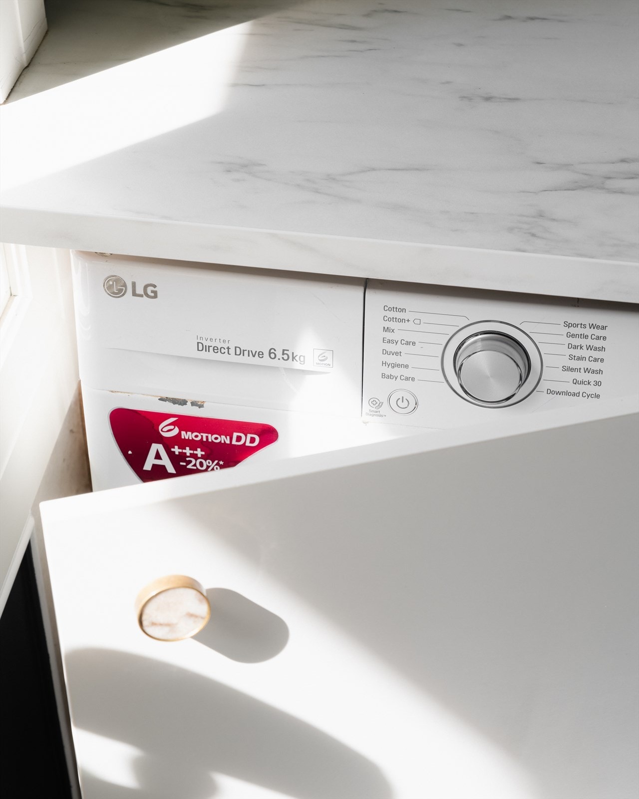 Vaskemaskin på kjøkken Galleribilde