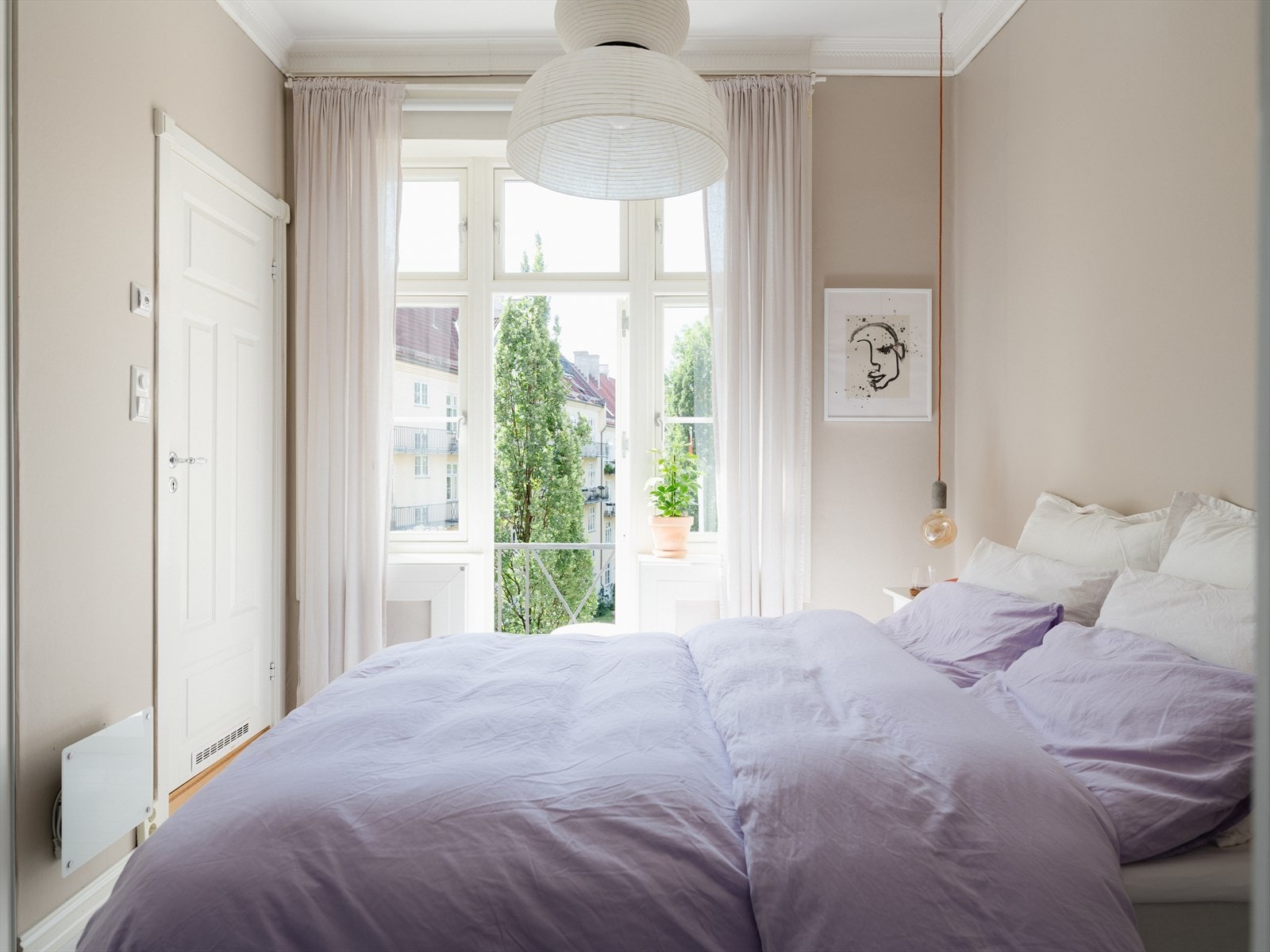 Direkte inngang til badet fra soverommet Galleribilde