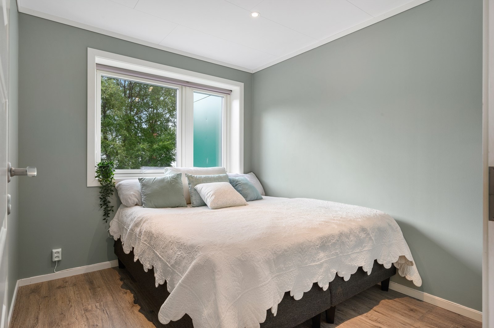 - Hovedsoverommet måler ca. 7,6m² - Galleribilde