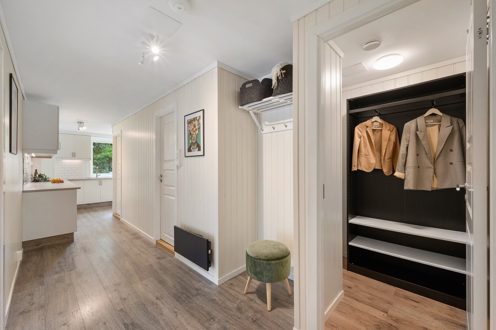 - Romslig entré på 6,1m² - Galleribilde