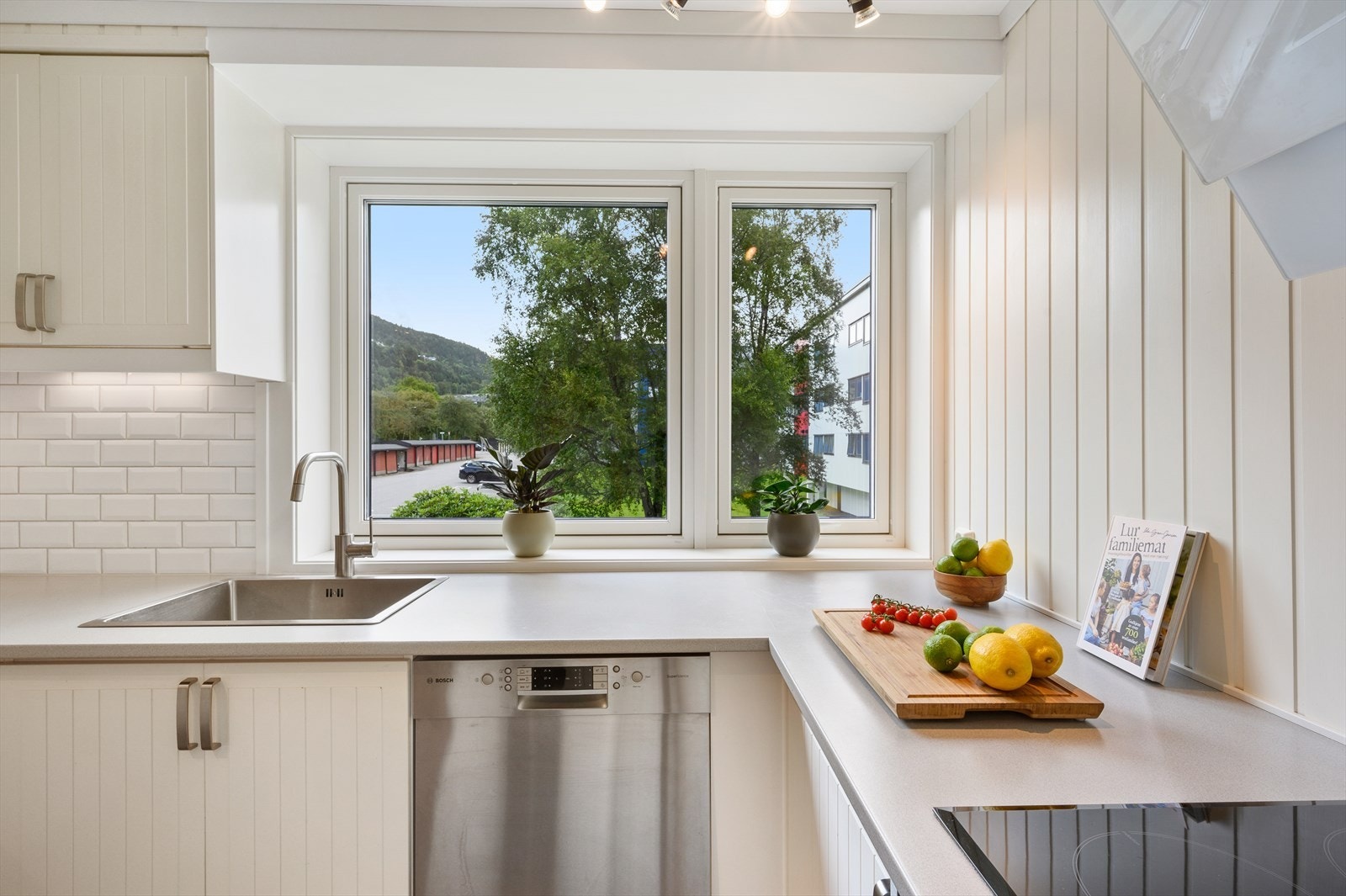 - Kjøkkenet måler 10,2m² - Galleribilde