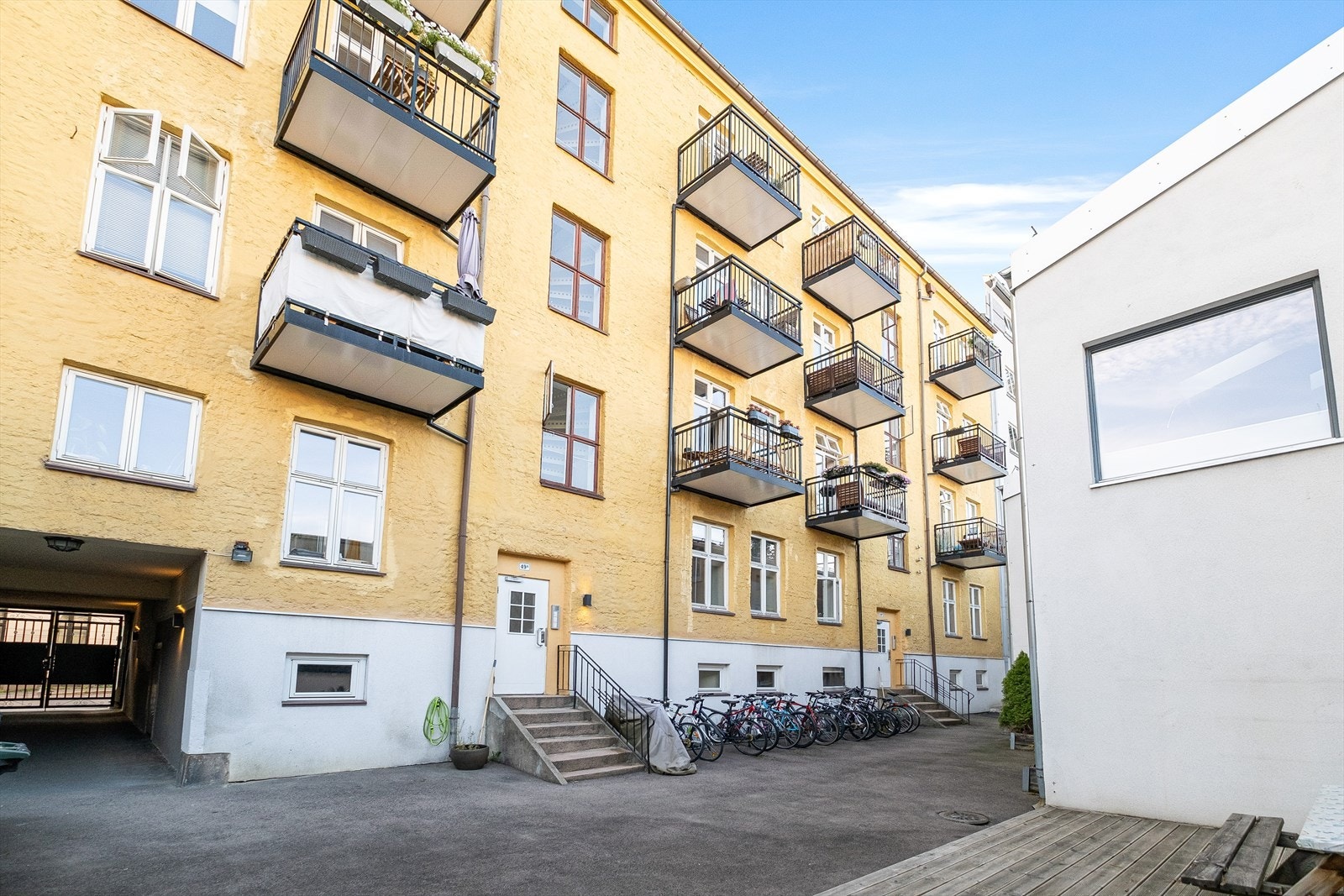 Fasade fra bakgård. Galleribilde