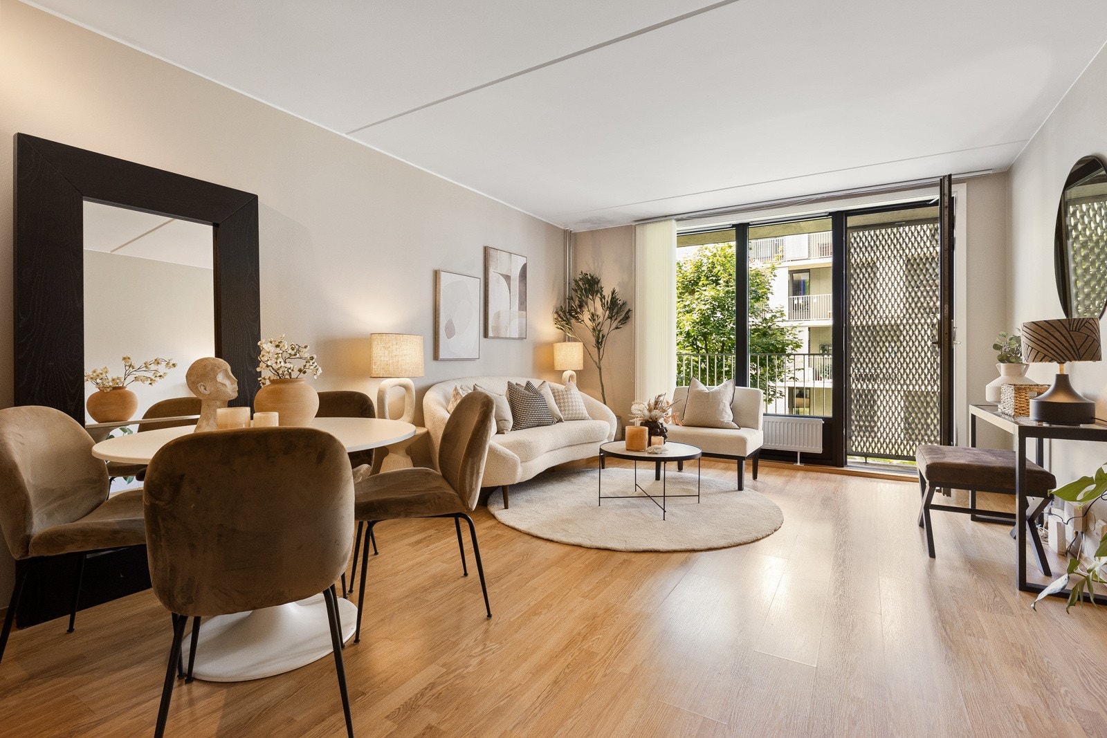 Velkommen til Trondheimsveien 2F- Presentert av Marius Aasen v/ Privatmegleren. Galleribilde