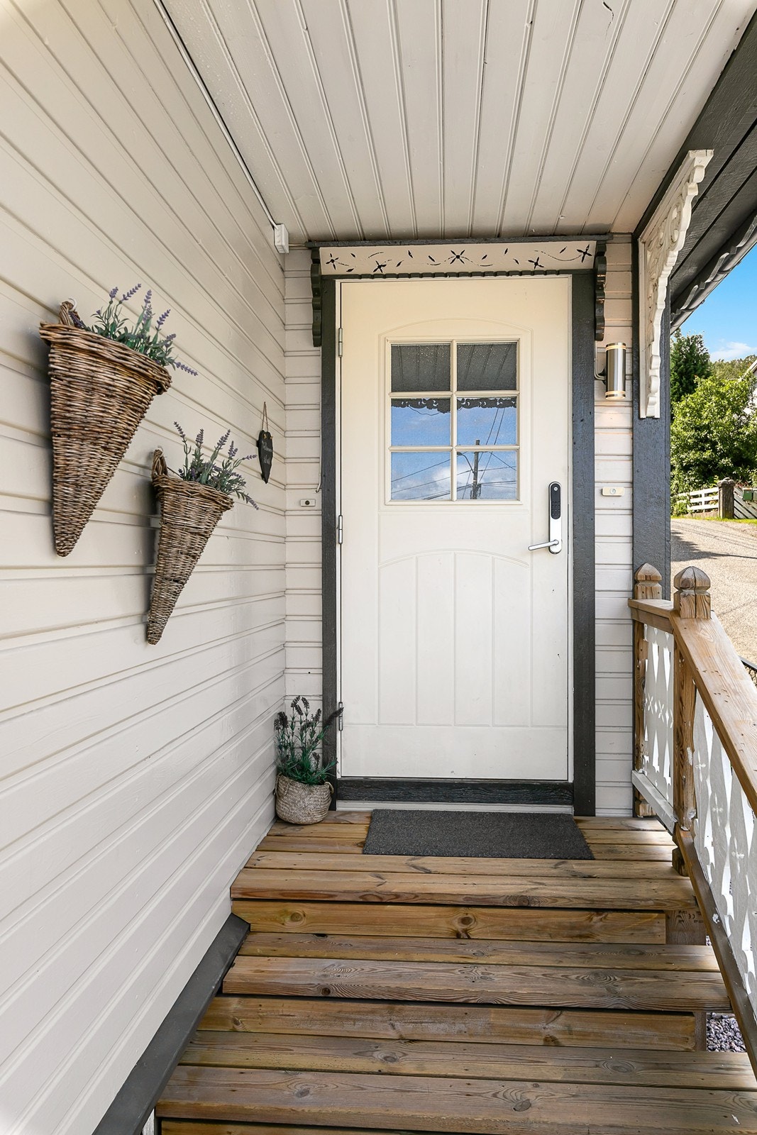 Overbygd inngangsparti. Galleribilde