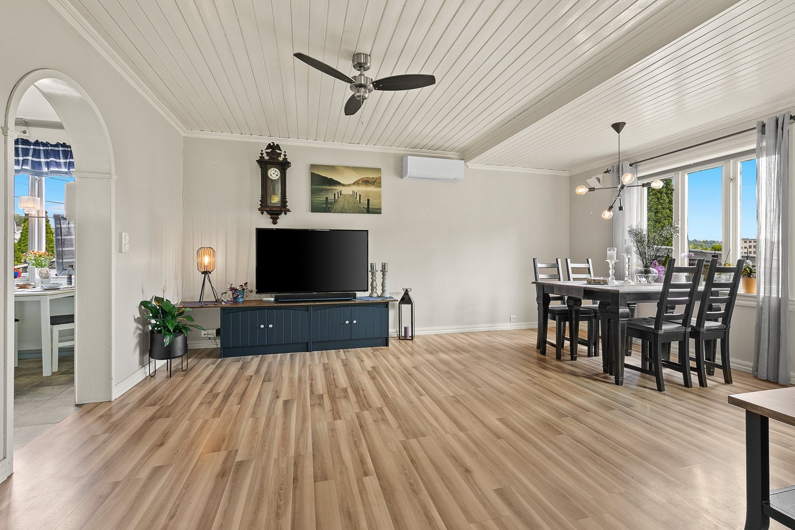 Det er montert varmepumpe i stuen. Galleribilde