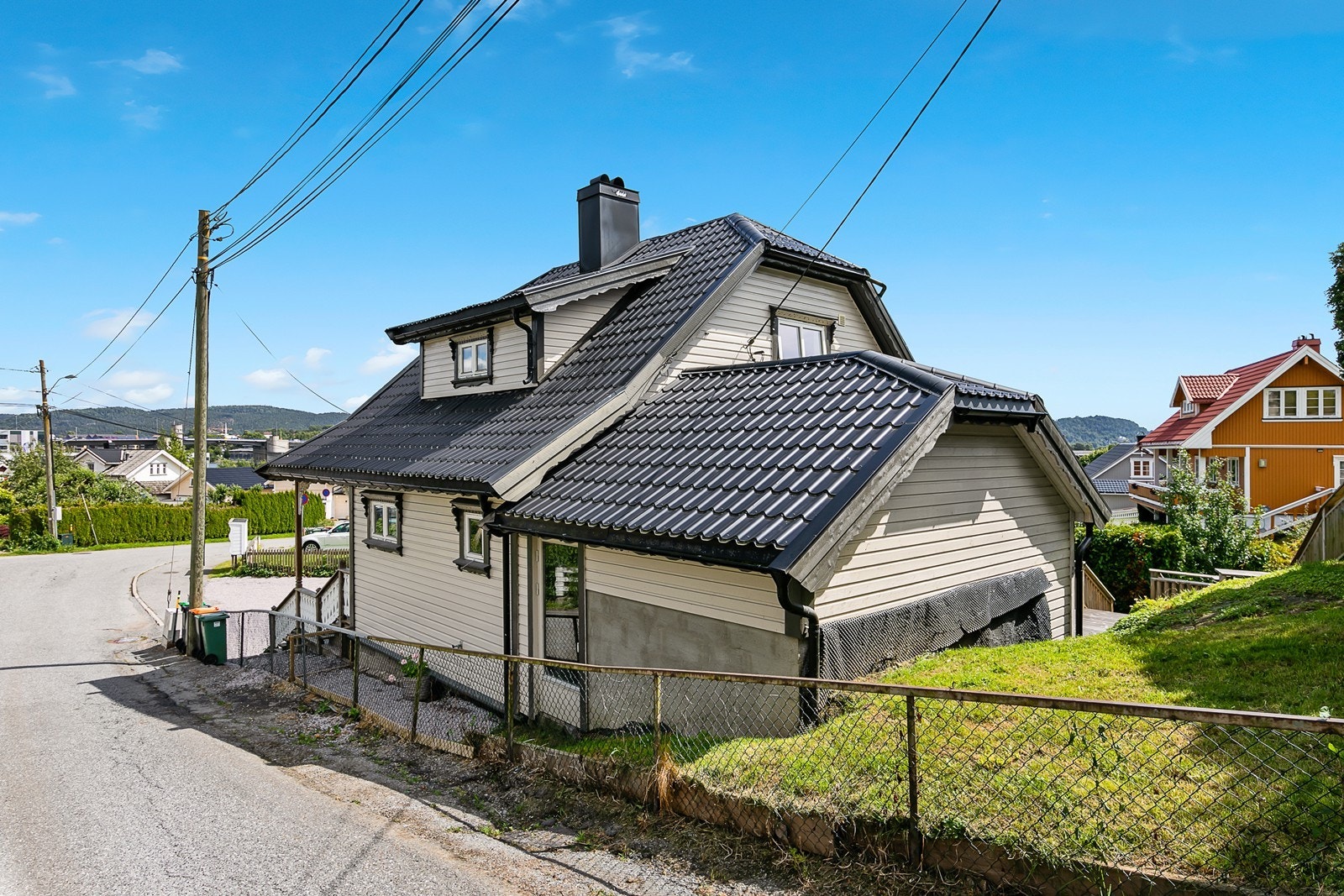 Fra eiendommen er det nærhet til Porsgrunn sentrum som har alle sentrumsfunksjoner. Galleribilde