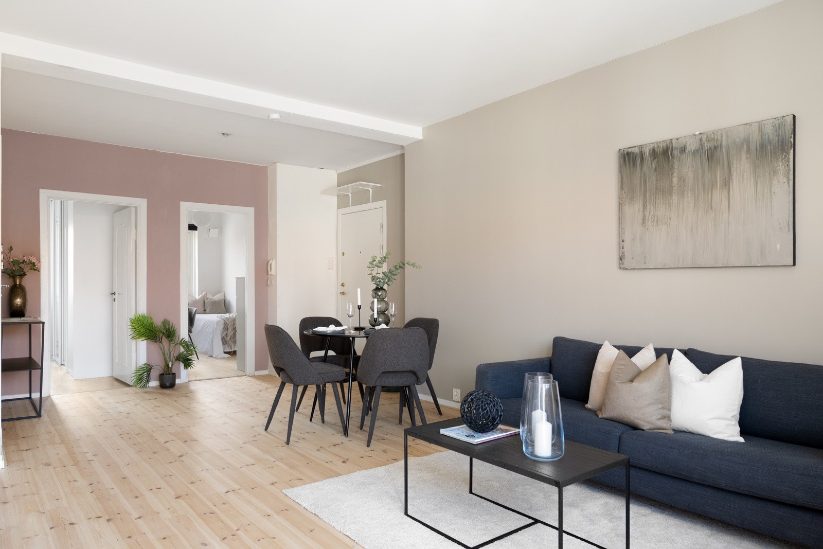 Lys og romslig 3-roms med svært god planløsning. Galleribilde