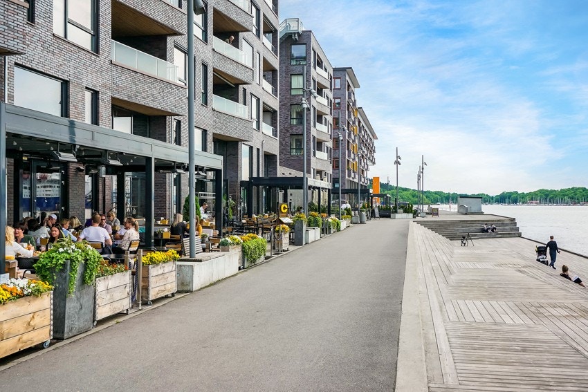 Bjørvika, Barcode og Sørena ligger også kun halvannen km unna, og har byens største tilbud av restauranter og uteserveringer. Galleribilde