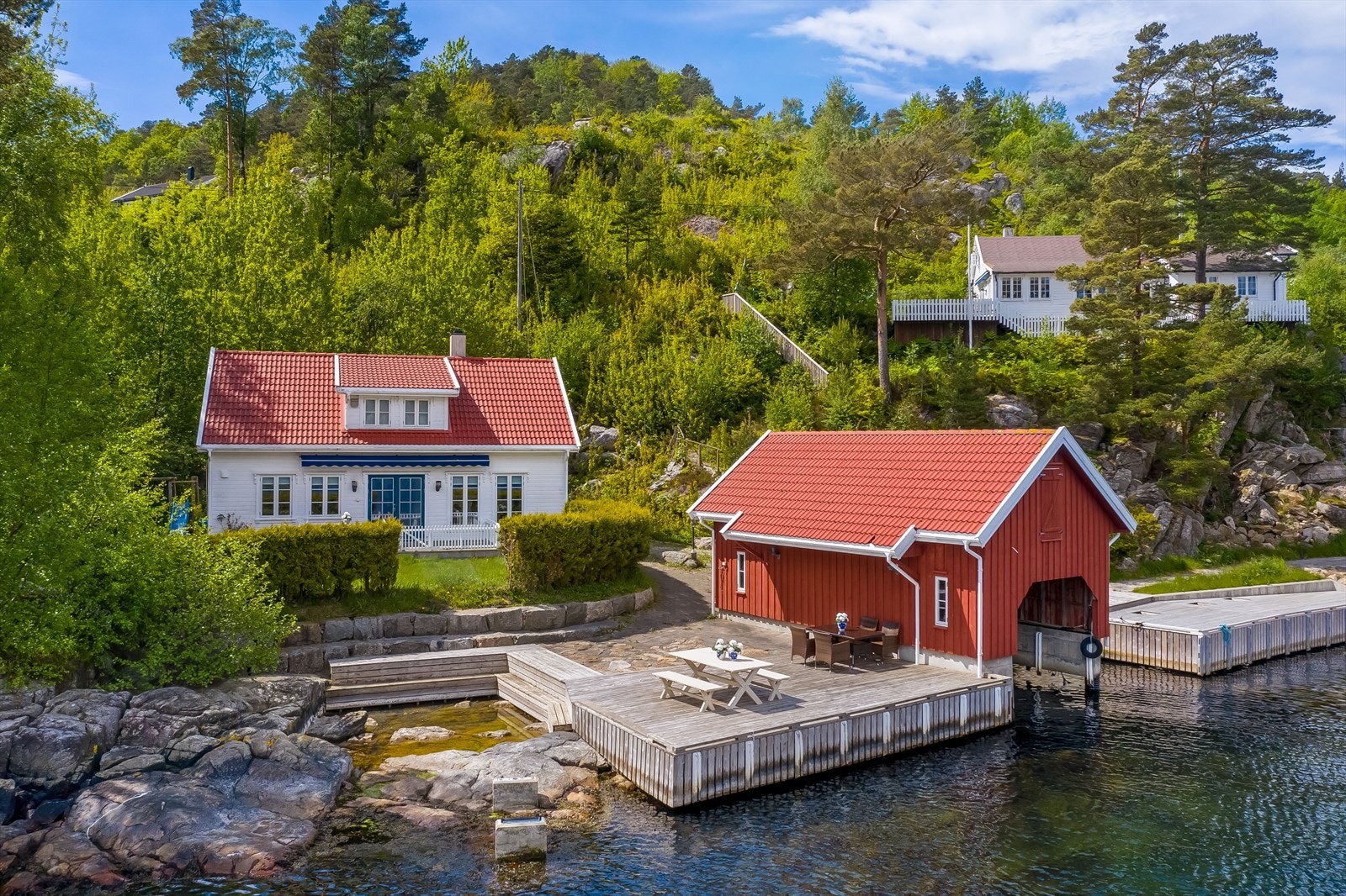 Velkommen til Stampen 2! Sørlandsk idyll med hytte, båtstø og egen brygge! Galleribilde