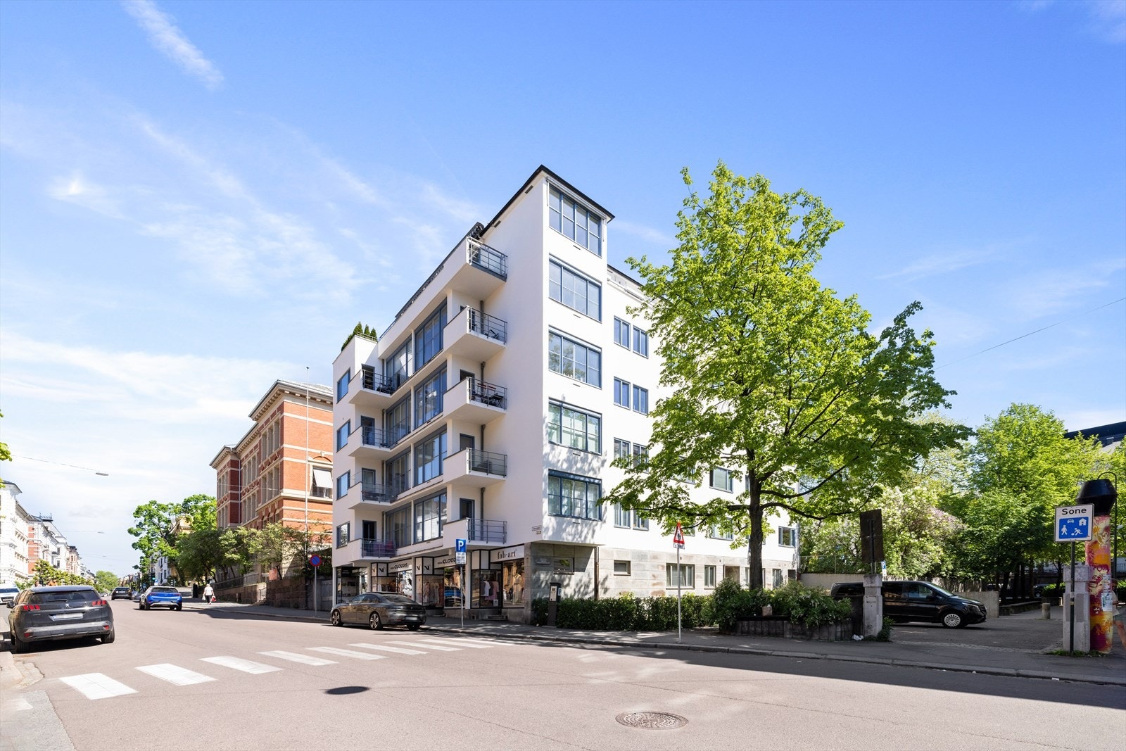 Klassisk og velholdt funkisbygg tegnet av arkitekt Frithjof Platou Galleribilde