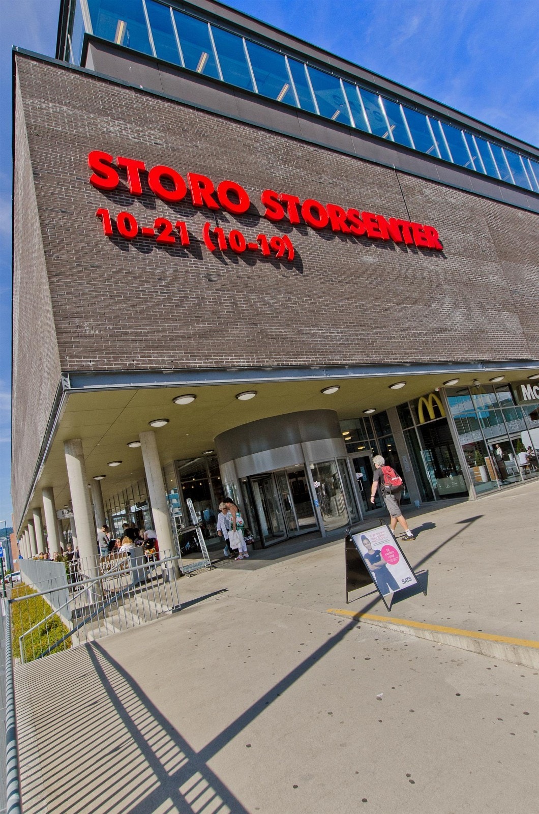 Du har i tillegg gåavstand til Storo Storsenter - Oslos største kjøpesenter med over 130 butikker Galleribilde