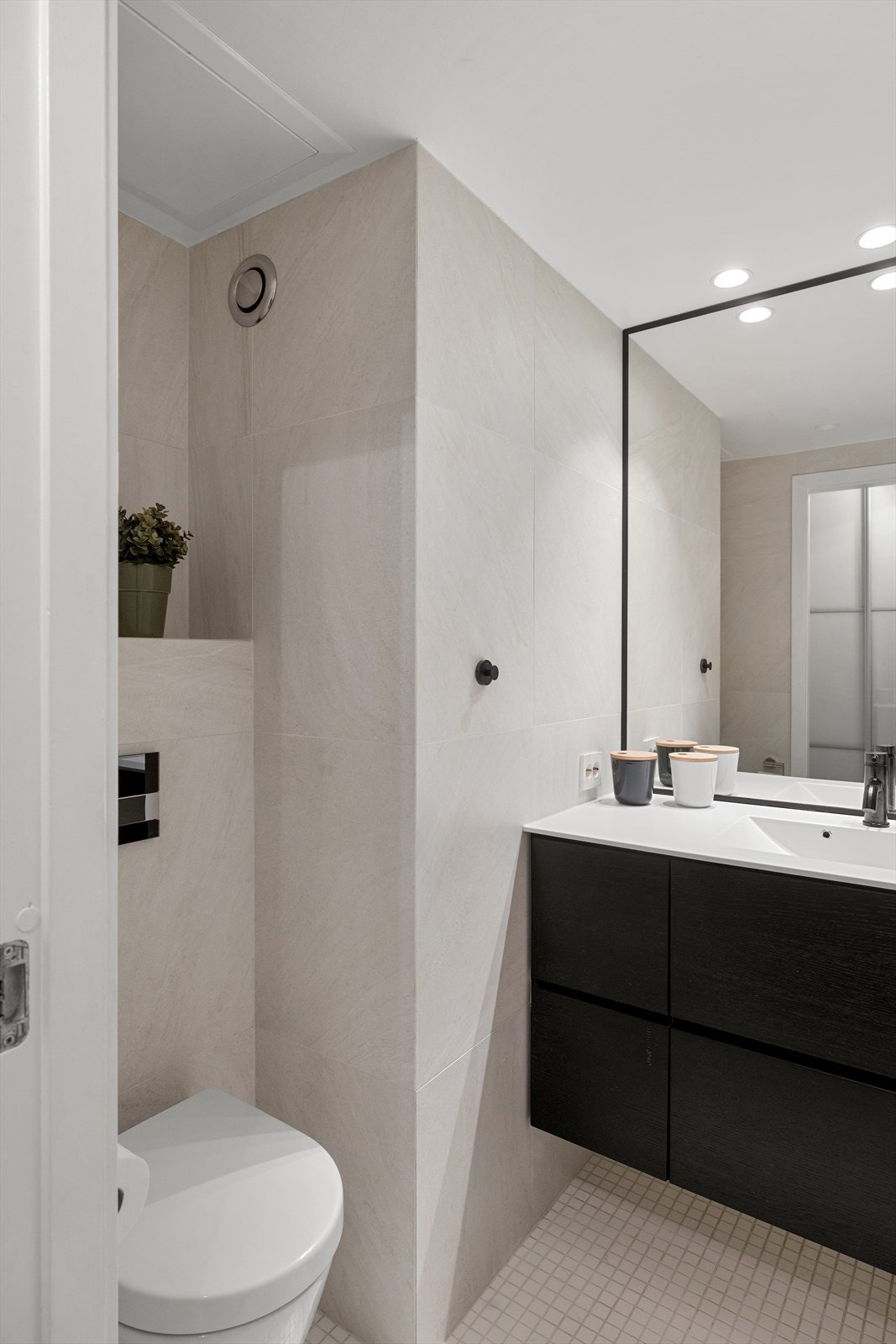 Lekre materialvalg gjør rommet til et behagelig avbrekk i hverdagen. Galleribilde