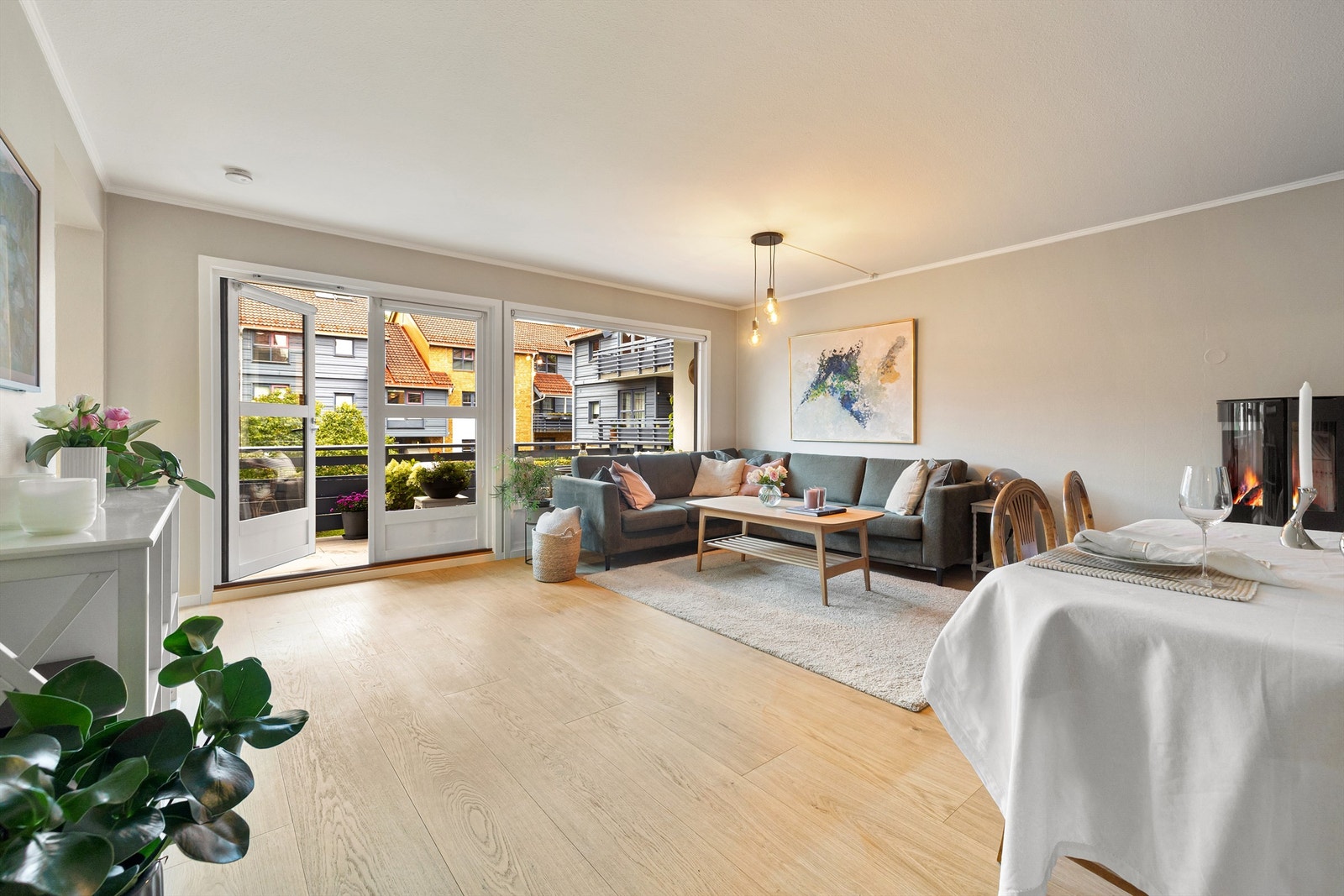 Leiligheten er en lys og attraktiv leilighet med god planløsning og behagelige fargevalg. Galleribilde