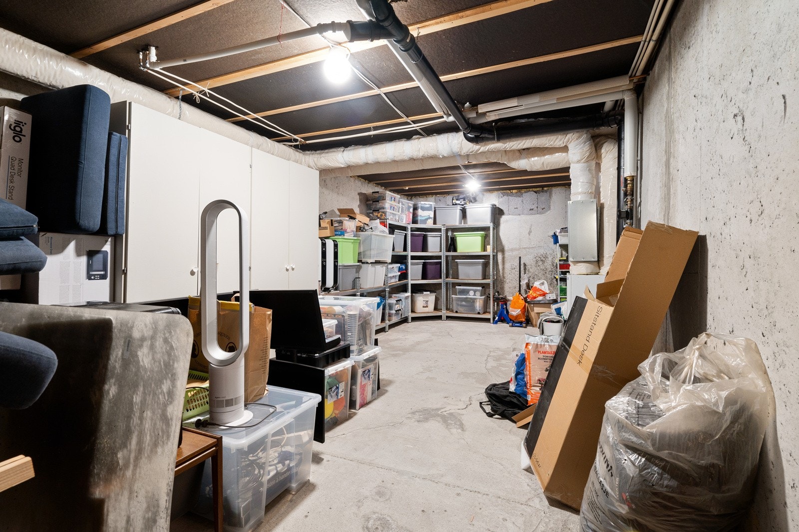 Romslig kjellerbod på 29 m² med mulighet for oppbevaring eller bruk som trimrom. Galleribilde