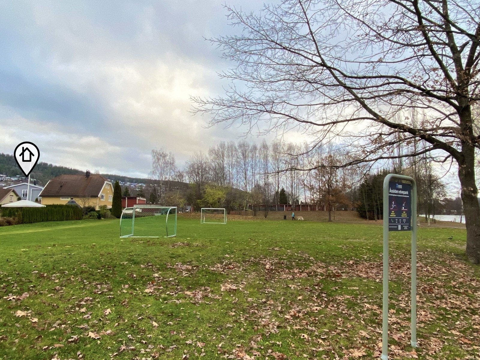 Umiddelbar nærhet til badestrand, lekeplass, volleyballbane og fotballbane / se boligen er avmerket i bildet Galleribilde