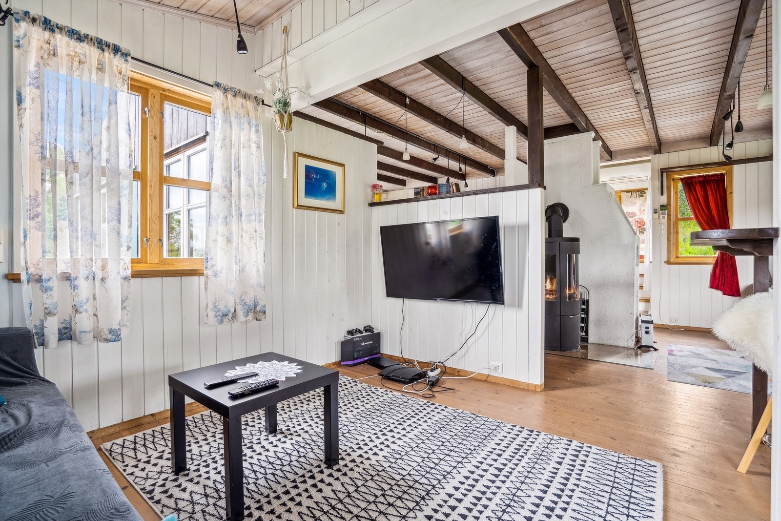 Tv kroken har en fin plassering i stuen. Galleribilde