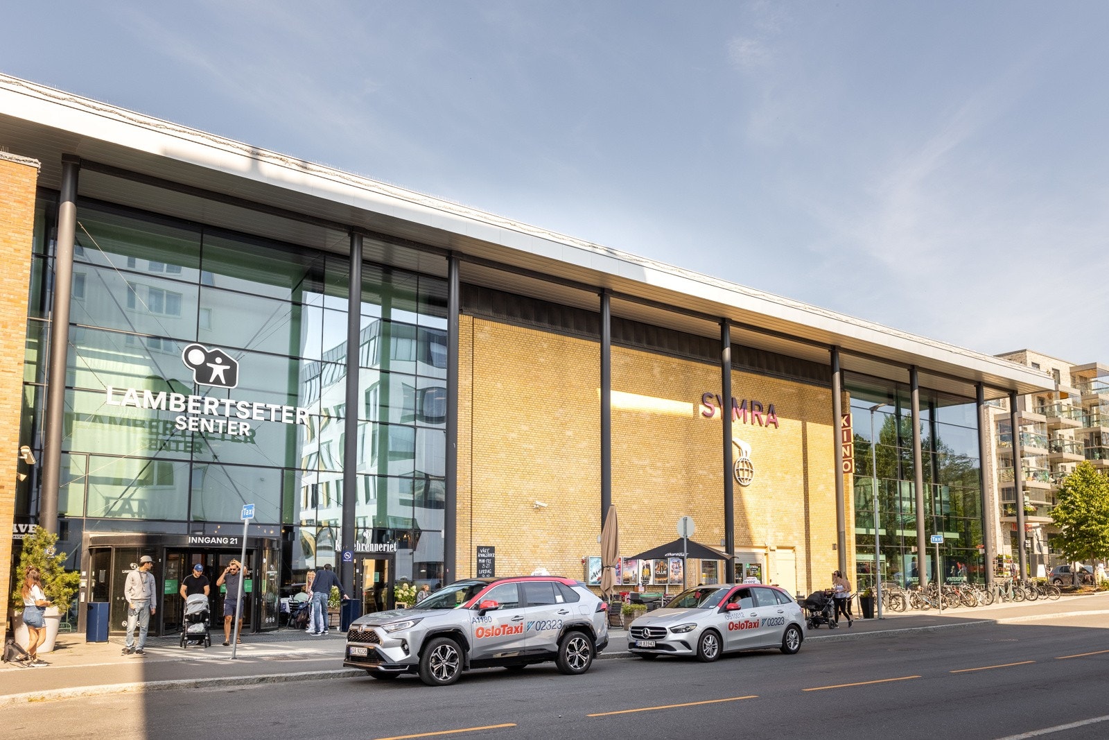 Lambertseter Senter med 85 butikker og flere hyggelige spisesteder. Galleribilde