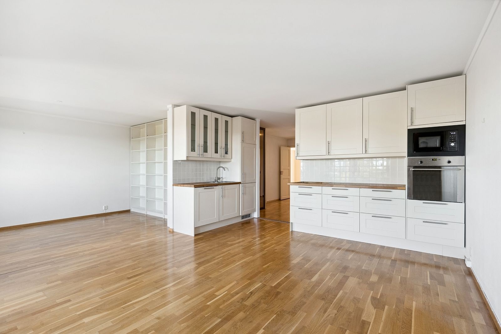 Velkommen til Olav Aukrusts vei 2 C! Romslig og lys 4-roms med to balkonger Galleribilde