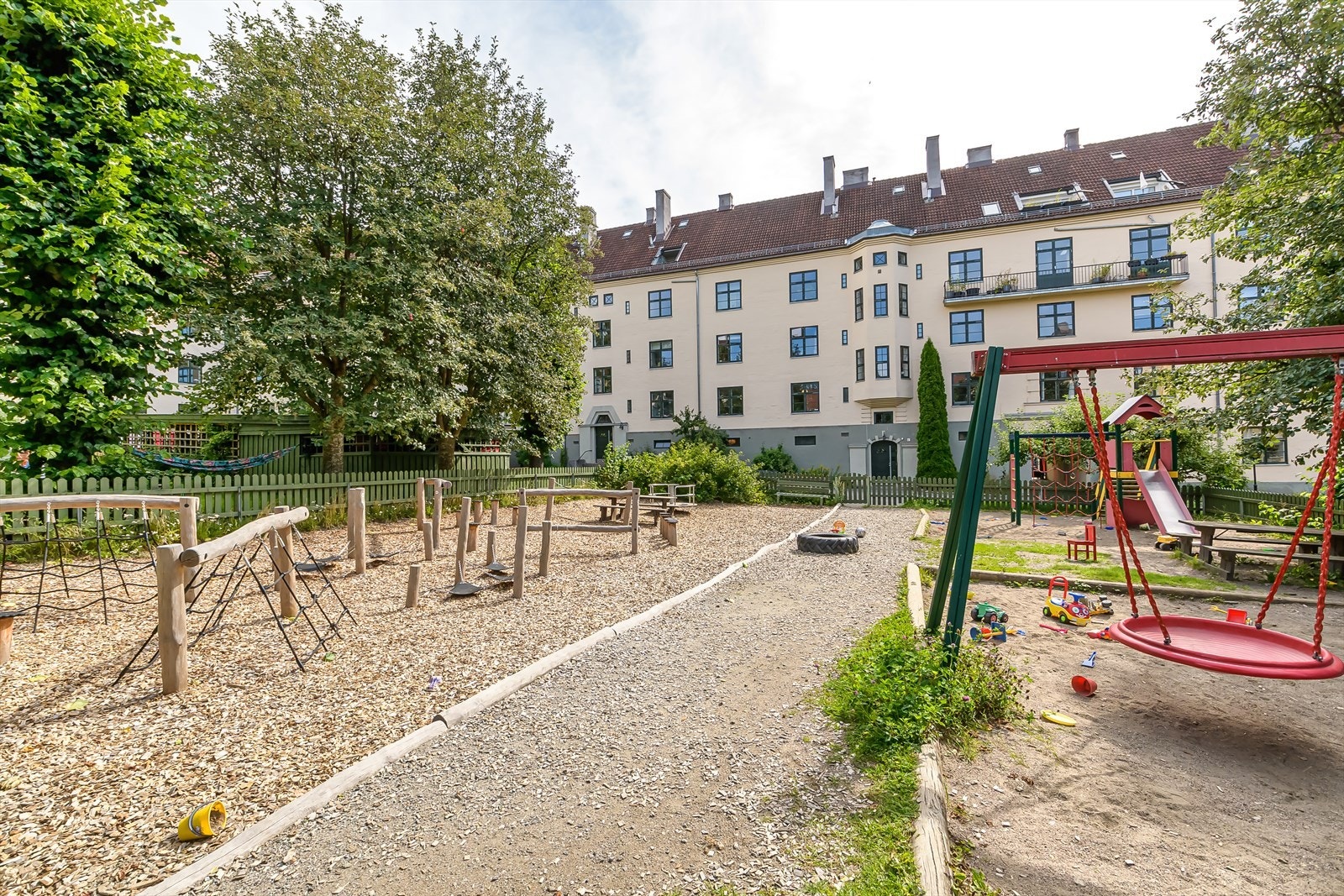 Flott lekeplass for de yngste Galleribilde