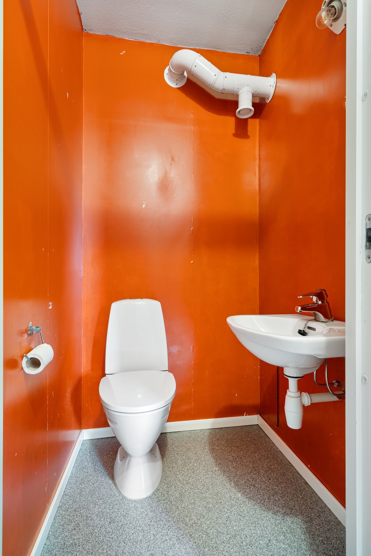 Toalettrom. Galleribilde