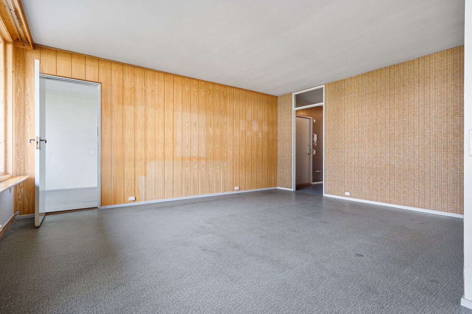 Stuen har en romslig planløsning med gode møbleringsmuligheter. Galleribilde