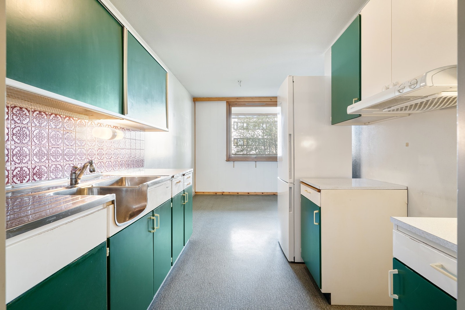 Innredning med glatte fronter fra byggeåret. Galleribilde