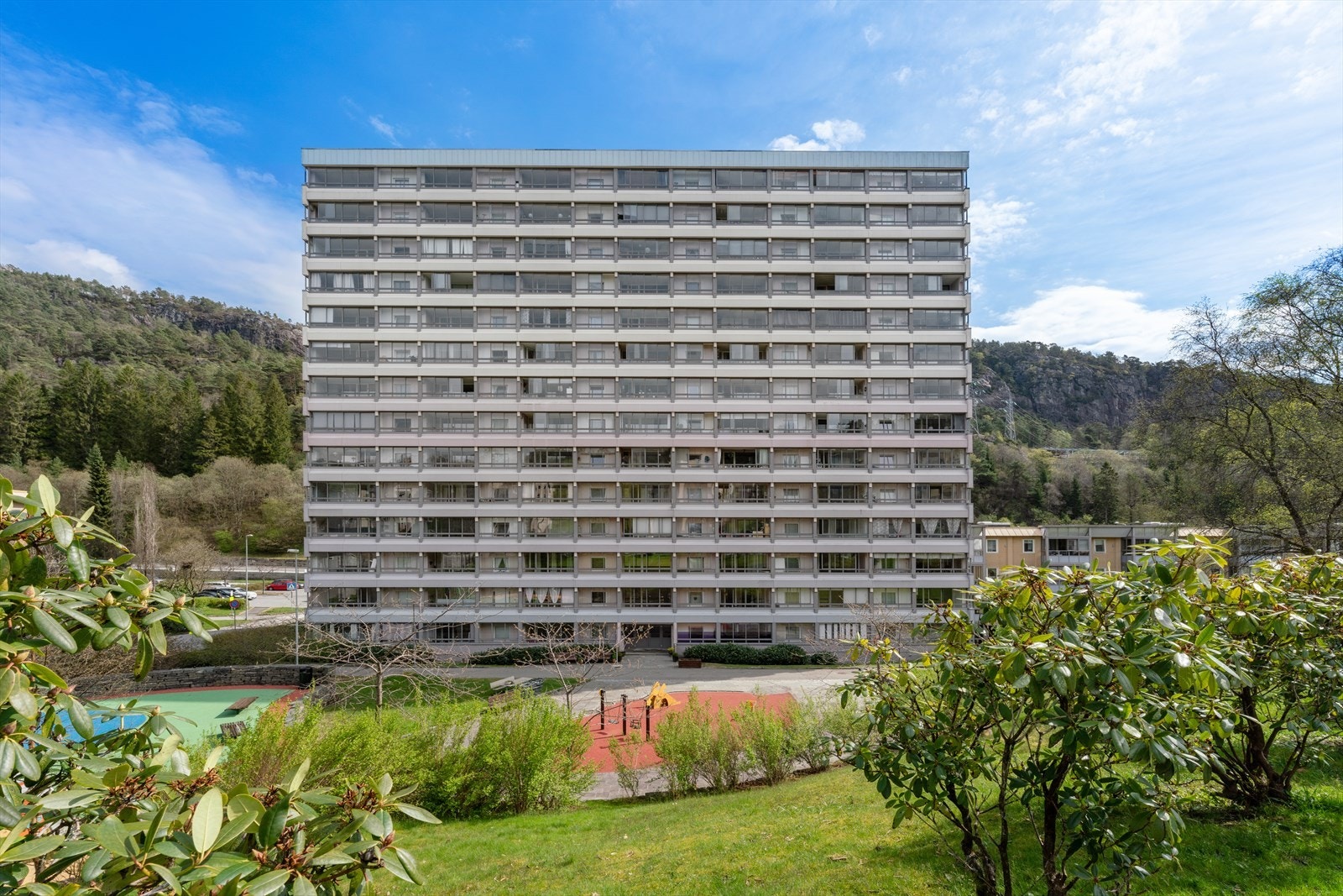 - Leiligheten ligger i Lyderhorn borettslag, et veldrevet borettslag med fantastiske fellesarealer til glede for beboerne - Galleribilde