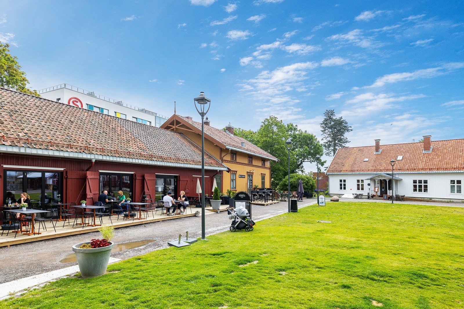 Kompis på Lillo gård Galleribilde