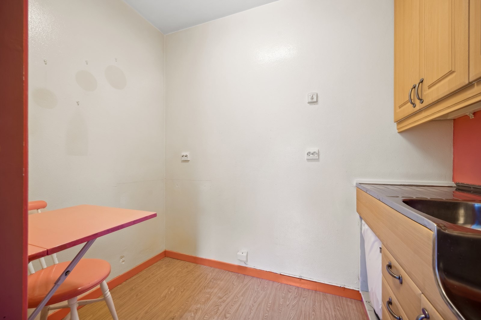 Plass til frokostbord på kjøkkenet. Galleribilde