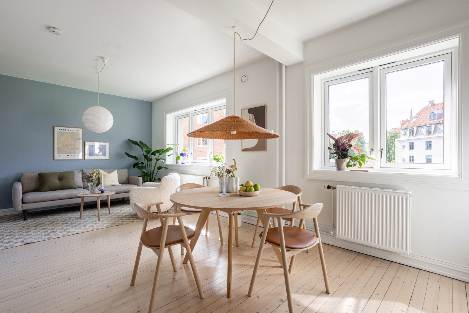 Overflatene er malt i tidsriktige og lune farger, her kan man flytte rett inn. Galleribilde