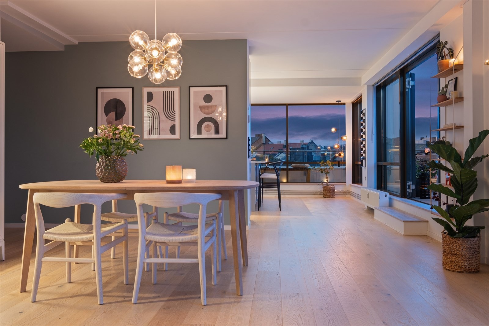 Spisestue. Galleribilde