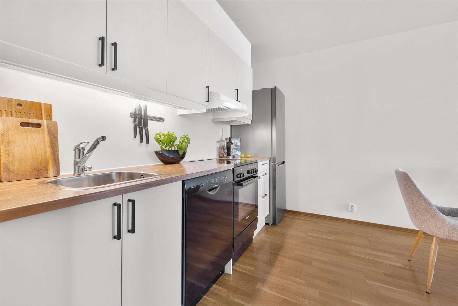 Her kan du lett lage en hyggelig middag og være sosial samtidig Galleribilde