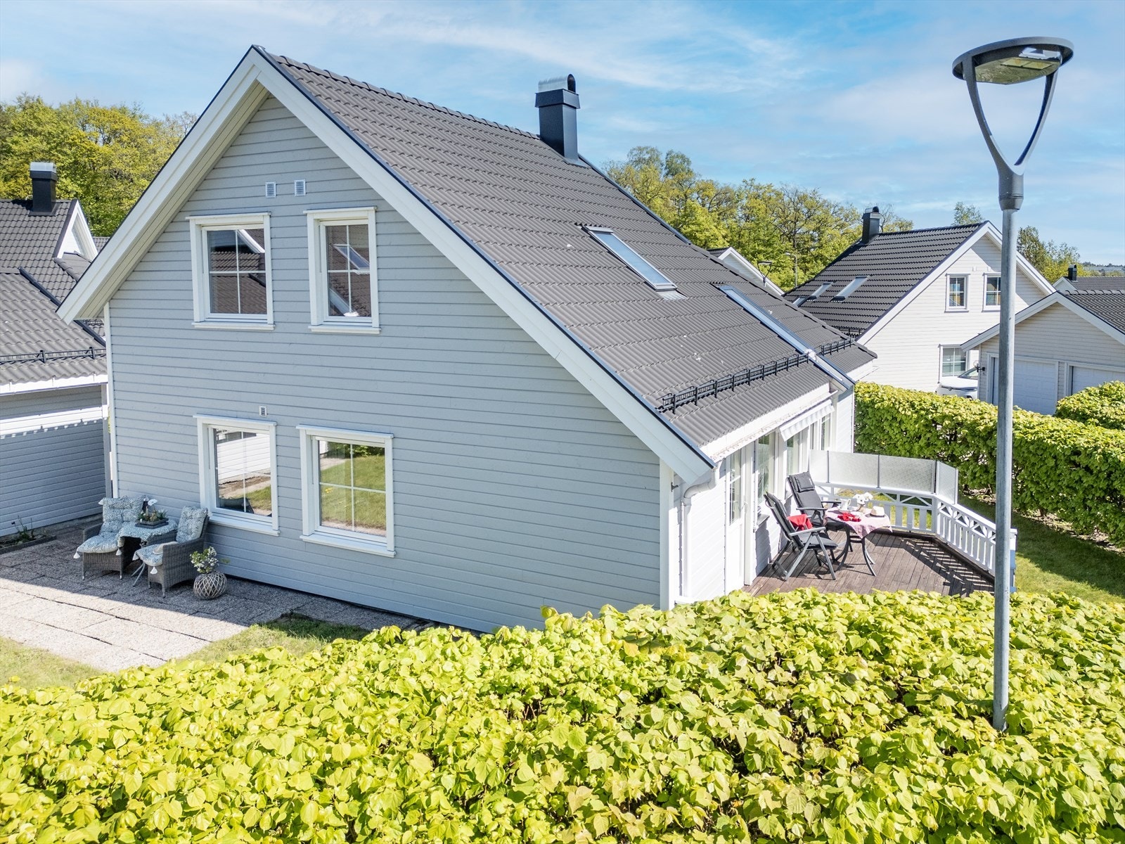 Meget velholdt enebolig i borettslag - totalrenovert utvendig i 2016 i regi av borettslaget Galleribilde