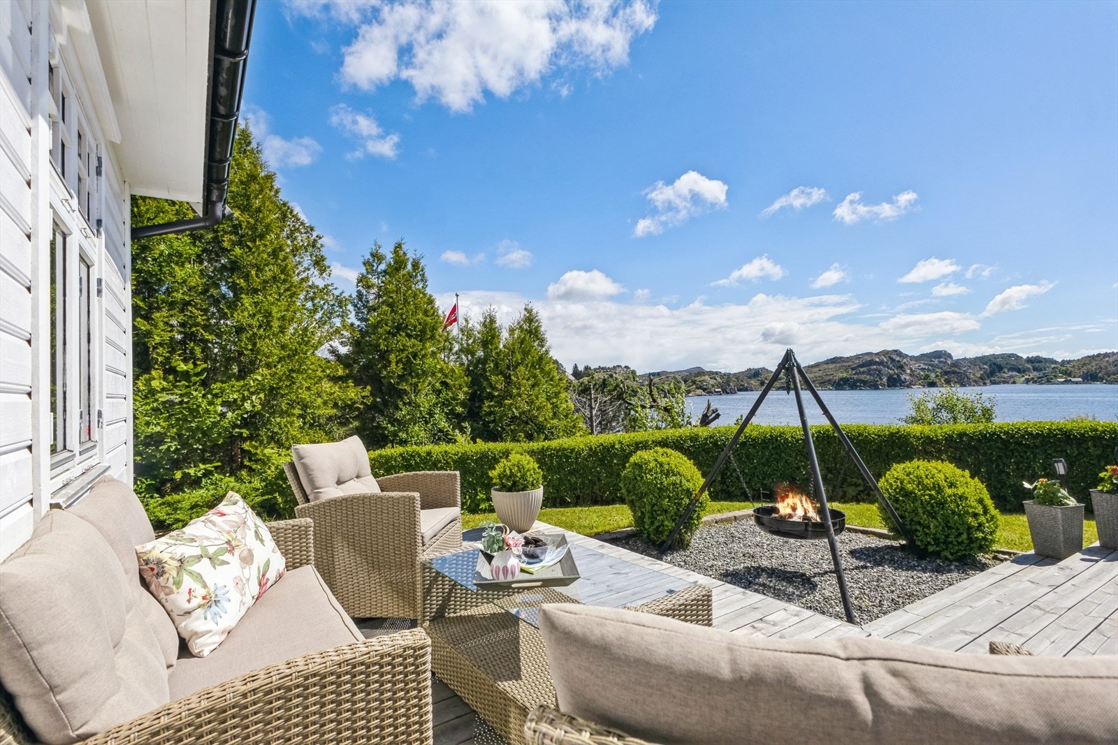 Stor terrasse på ca. 68 m² med fri og usjenert beliggenhet Galleribilde