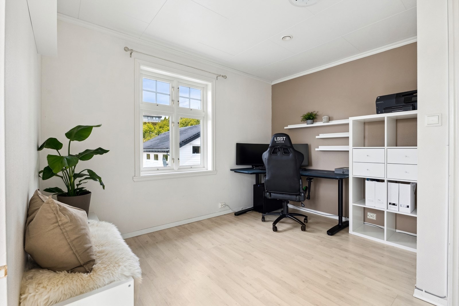 Soverom 5 - brukes i dag til kontor Galleribilde