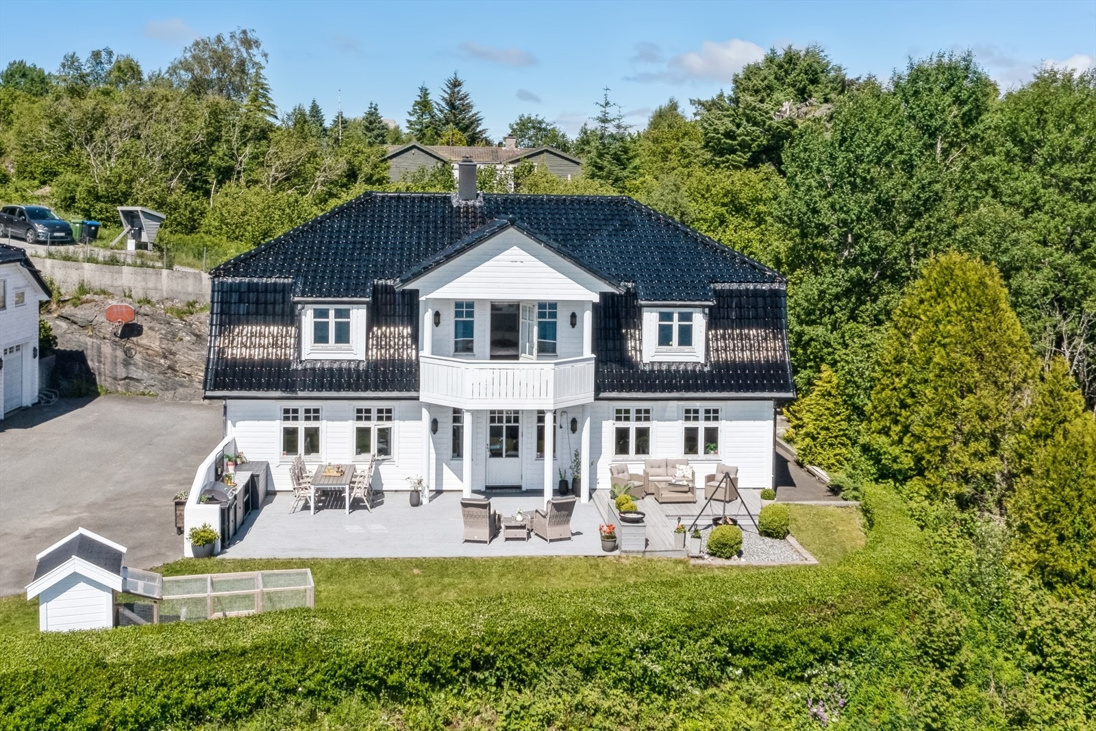 Velkommen til Vætestøvegen 38- presentert av Annette Nordvik Samland ved Eiendomsmegler Vest! Galleribilde