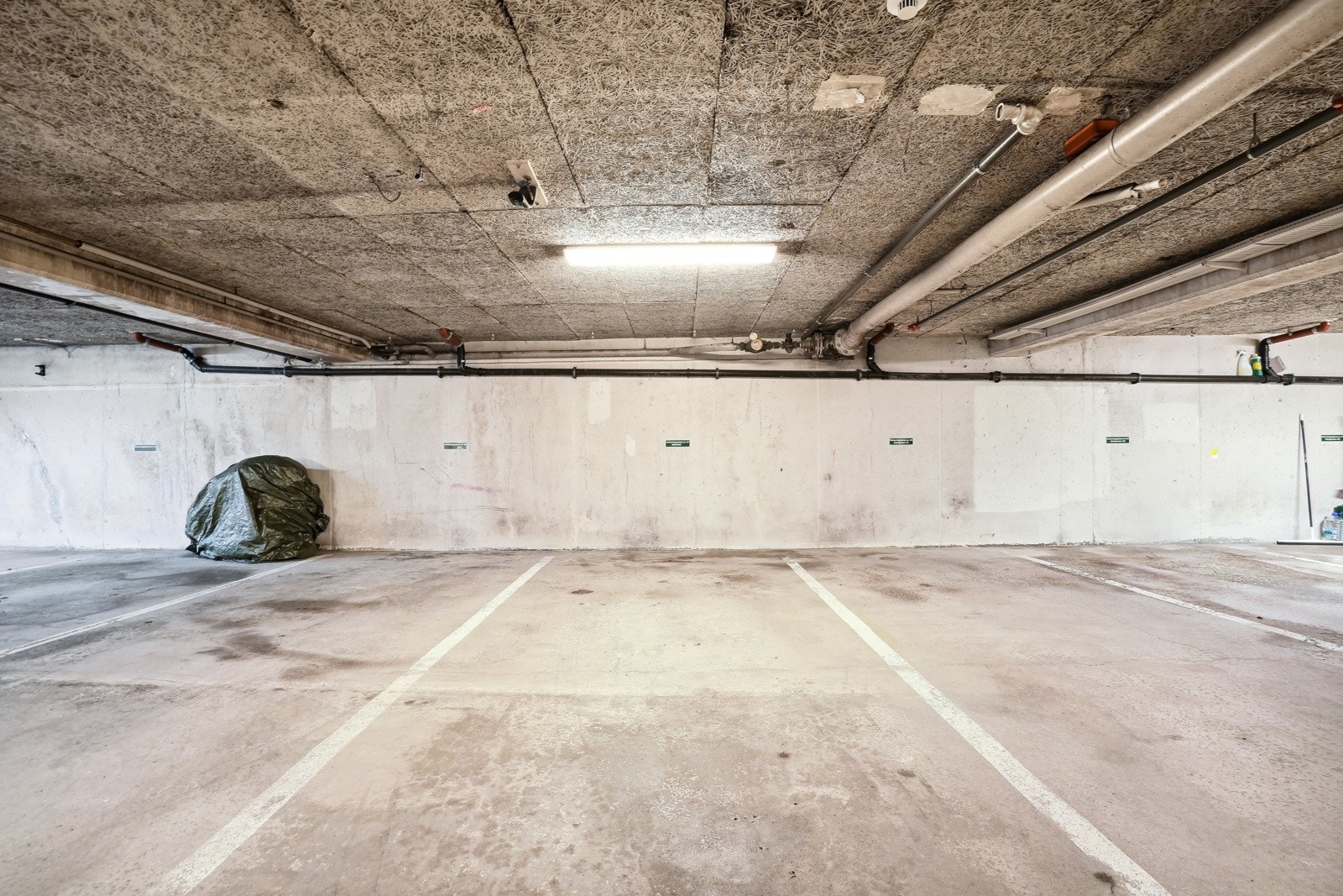 Leiligheten disponerer egen parkeringsplass i lukket garasjeanlegg. Galleribilde