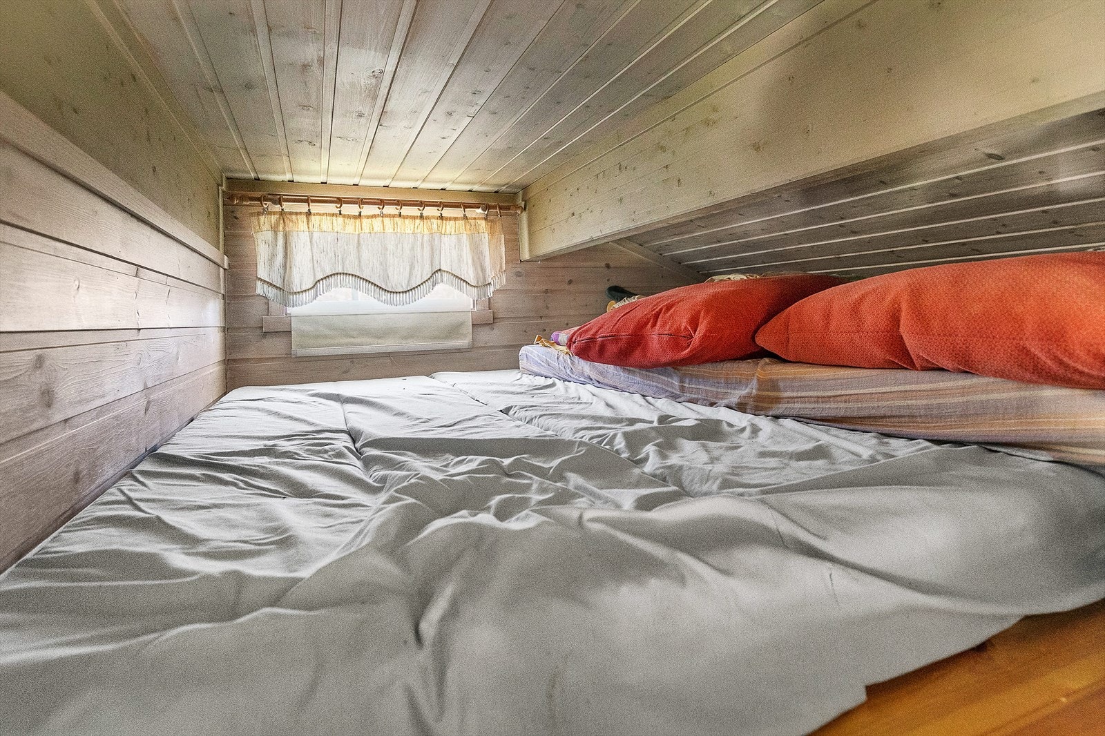 I tillegg til 3 soverom er det også en praktisk hems. For ekstra sengeplass eller oppbevaringsplass. Galleribilde